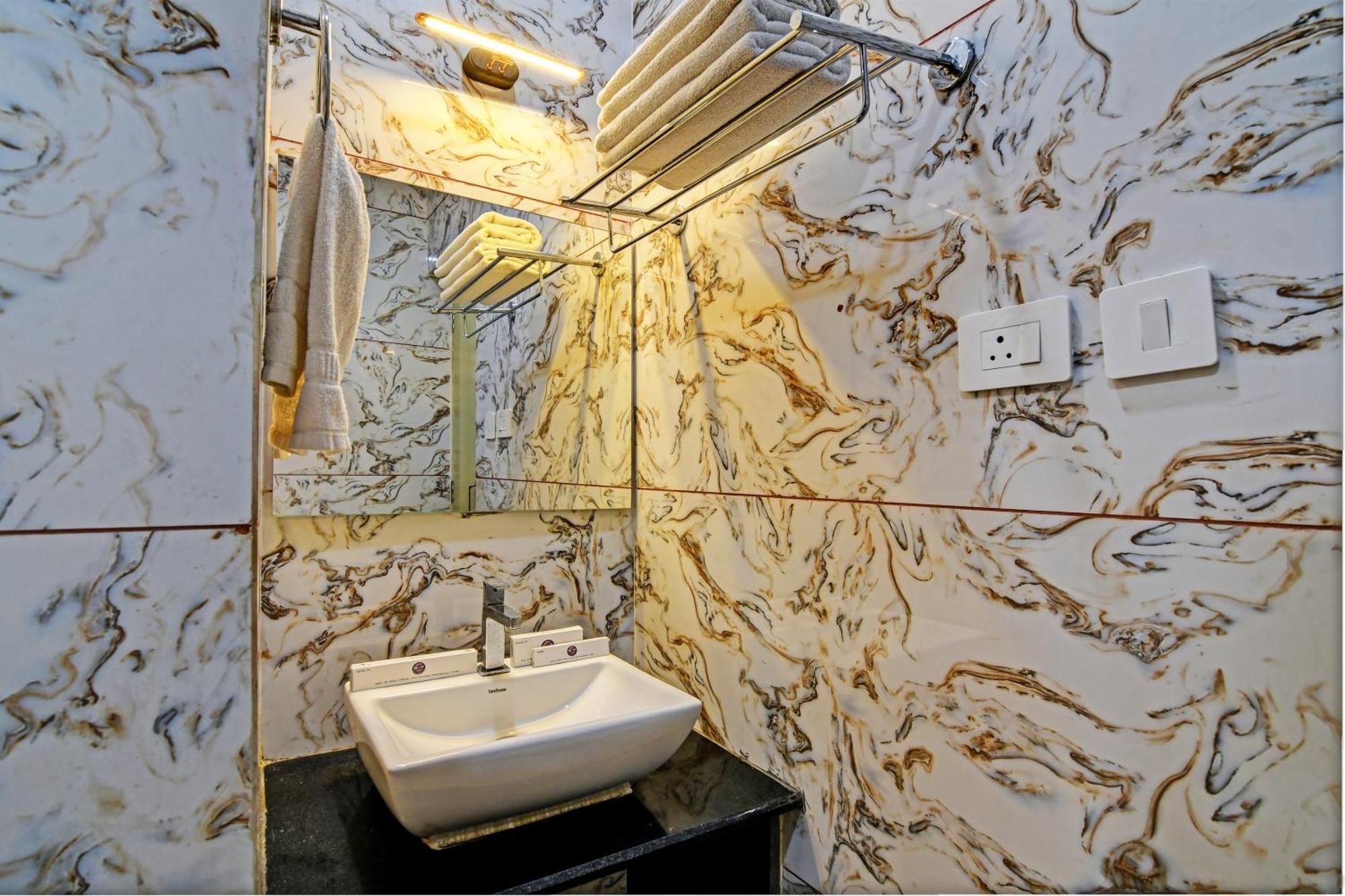 فندق Townhouse The Grand Touch & The Royal Touch ديغا المظهر الخارجي الصورة